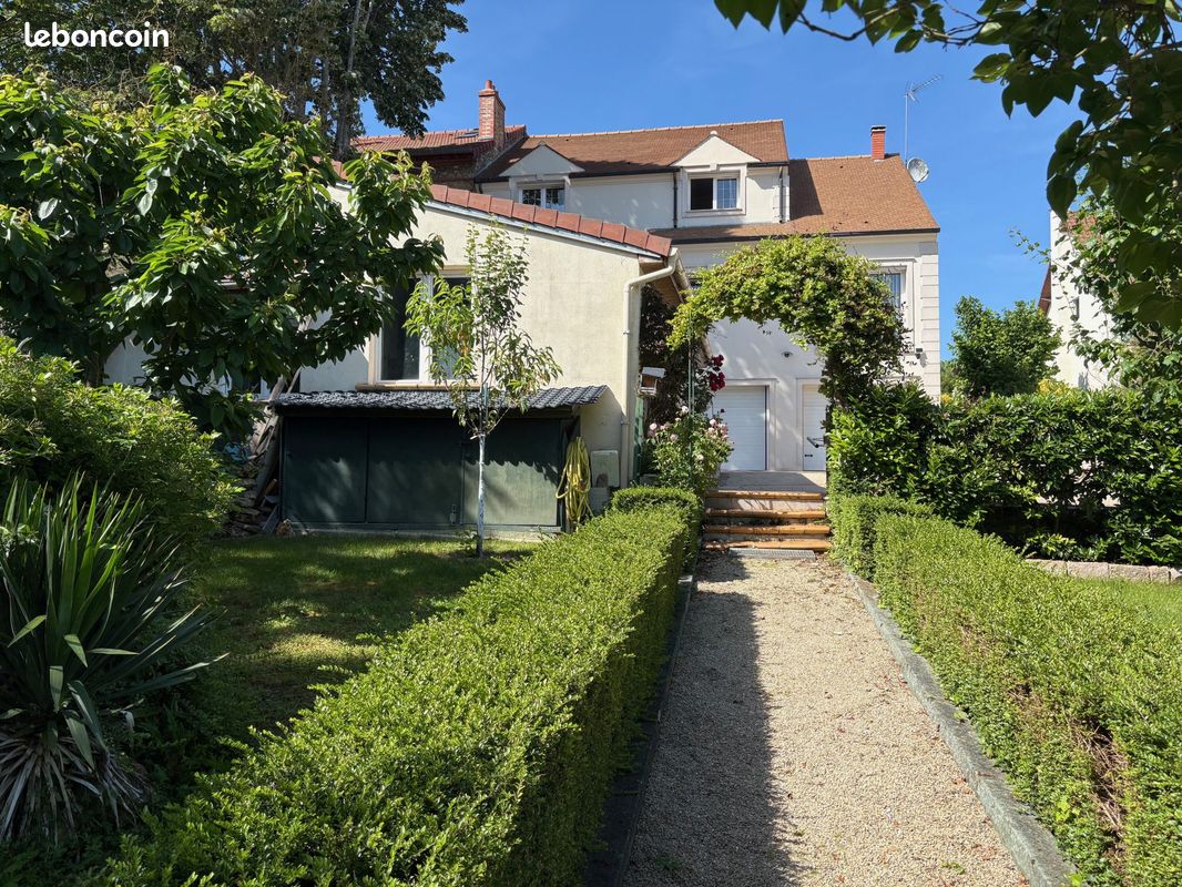 Maison 8 pièces 200 m² · à Yerres · 200 m² · 900 000 €