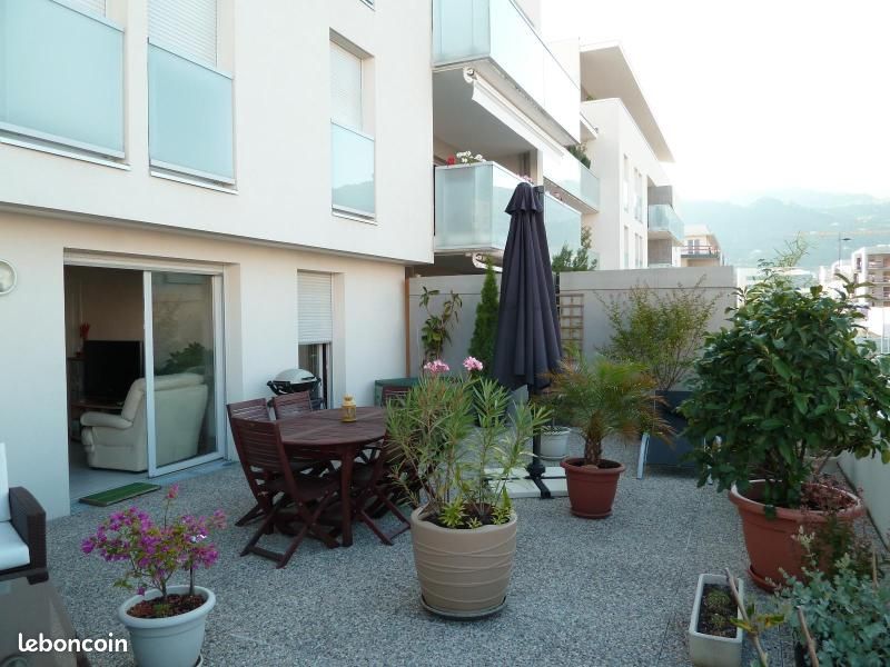 Appartement 2 pièces 45 m² · à Saint-Martin-d'Hères · 45 m² · 700 €