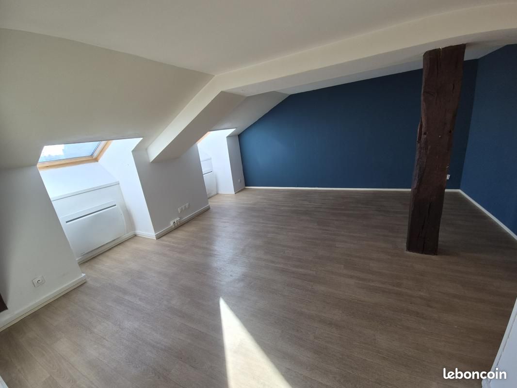 Appartement 115 m² · à Rocroi · 115 m² · 690 €/mois