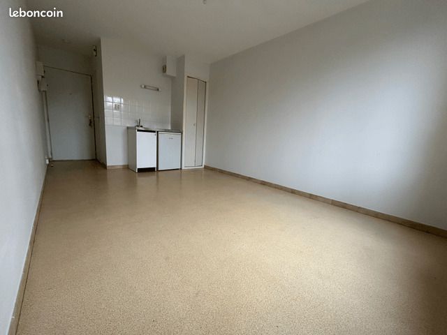 Studio 1 pièce 18 m² - Poitiers 86000 (image principale 0)