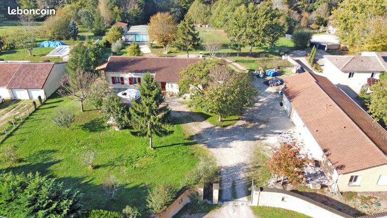 Maison 10 pièces 348 m²