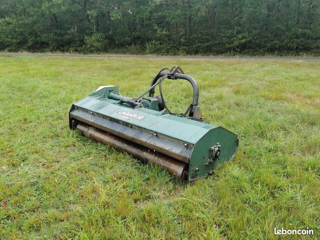 Lagarde BROYEUR A MARTEAUX SEMI FORESTIER FT 220 - Matériel agricole