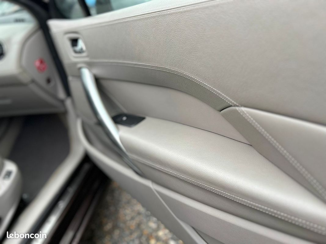 Peugeot 308 CC 2.0 HDI 163 Féline 308 CC 2.0 HDI 163 Féline (image 21)