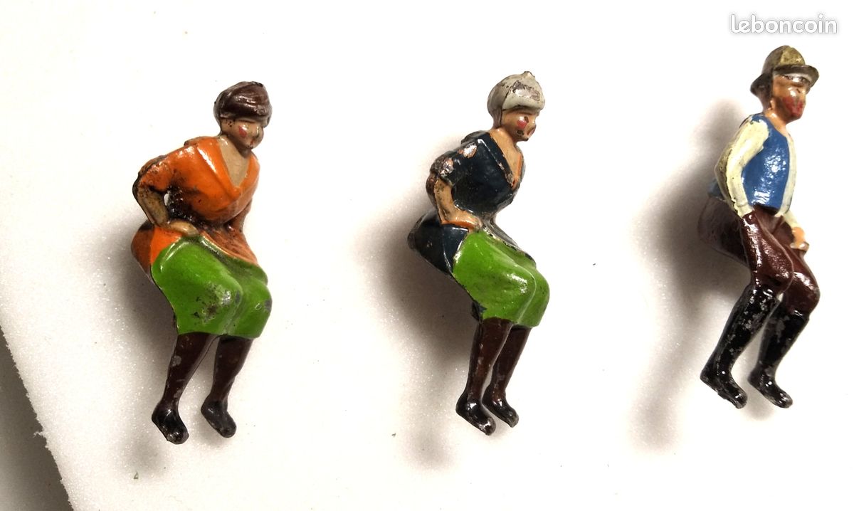 Maquette Quiralu – Jonque Chinoise Avec Figurine Et Présentoir – Fabrication Française