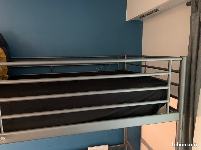 Lit mezzanine (image 3)