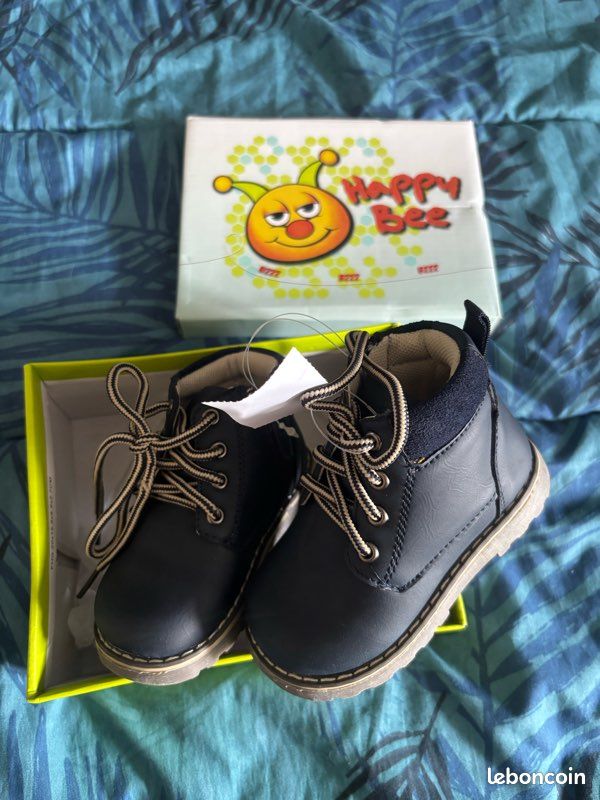 Chaussures Marine garçon T21 neuves (image 3)