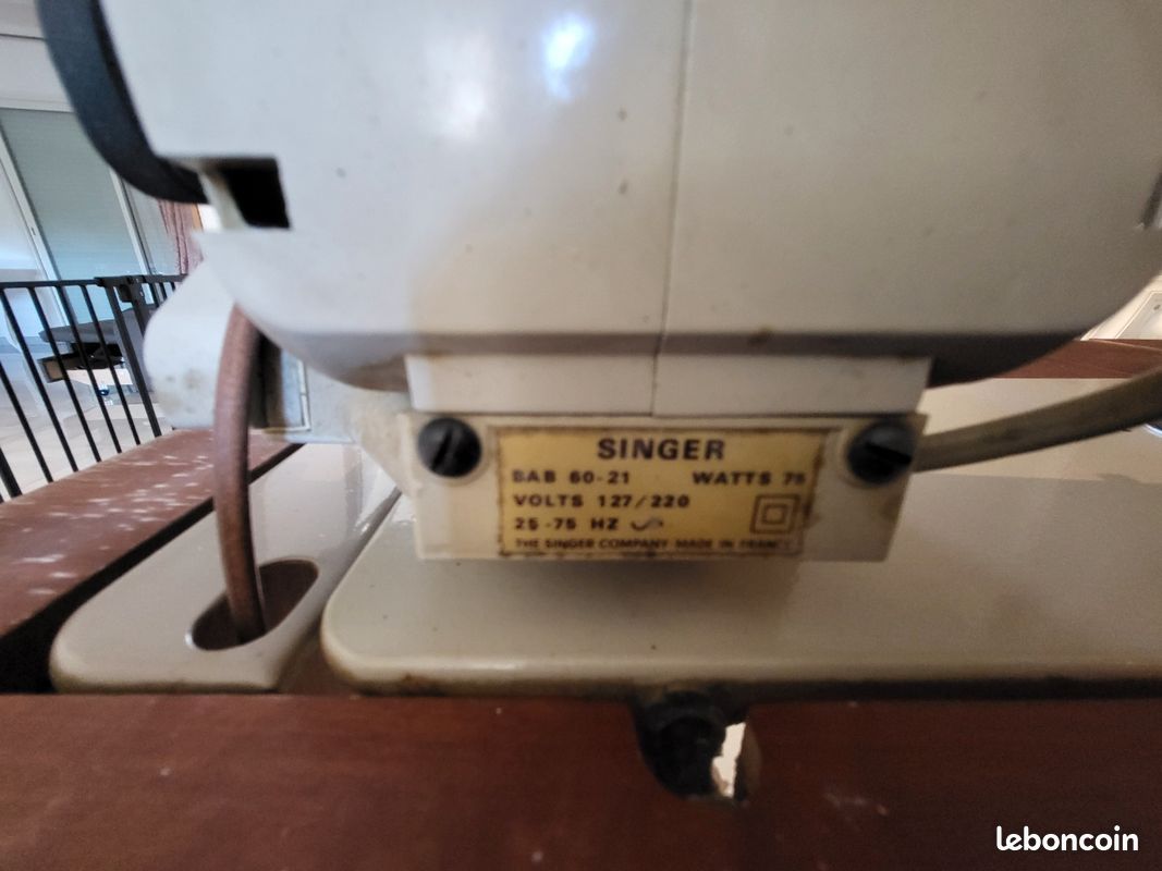 Machine à coudre SINGER 237 (image 5)