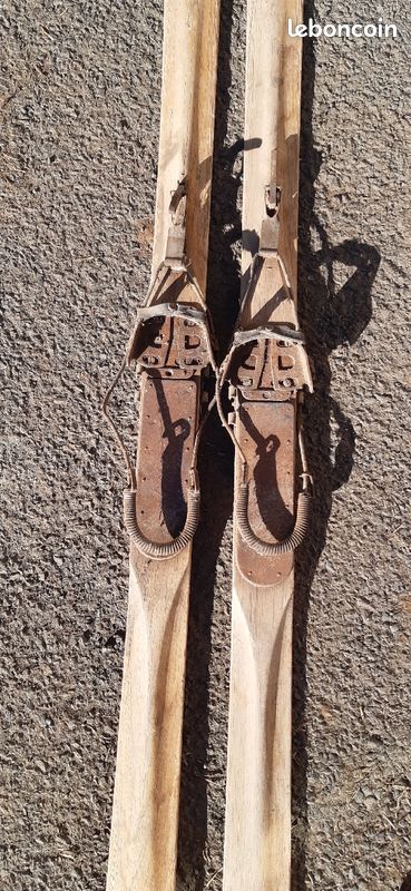 Ski en bois (image 3)
