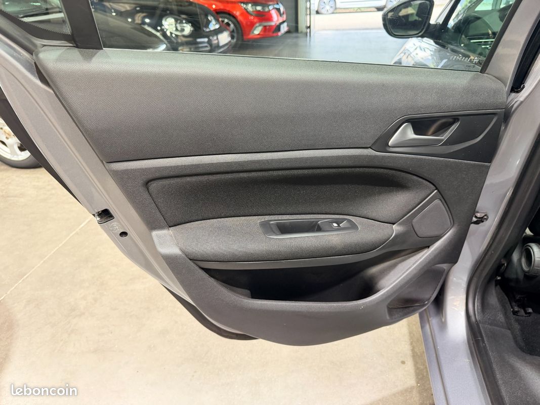 Peugeot 308 Style (image 15)