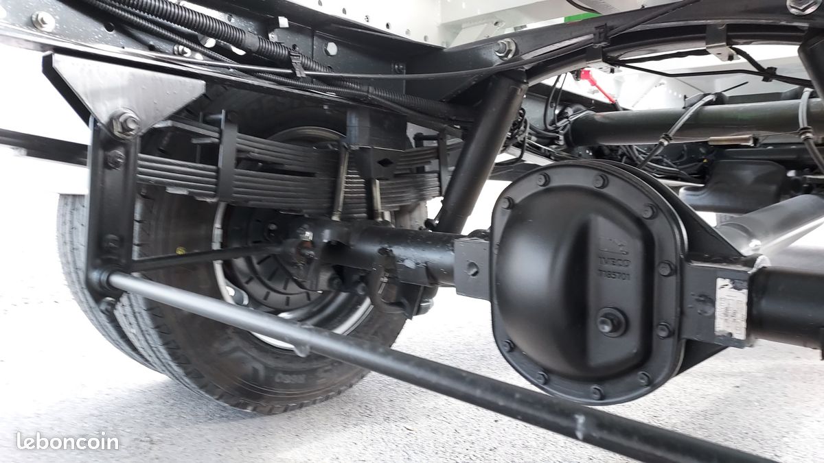 Iveco DAILY BENNE ALU JPM 6 PLACES 35C16H 3.0 DOUBLE CABINE +COFFRE (image 9)