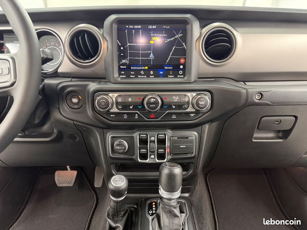 Jeep GLADIATOR Willys Sport 3.6 V6 284 ch BVA8 4x4 – Alpine – Navigation – Freedom Top (image 25)