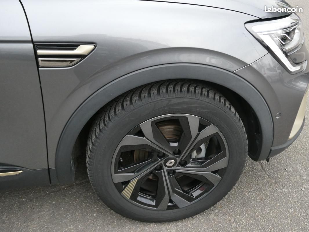 Renault Arkana ENGINEERED 1.6 E-TECH HYBRID 145 cv BVA6 (image 30)