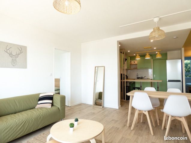 Appartement 5 pièces 80 m² · à Bron · 80 m² · 560 €