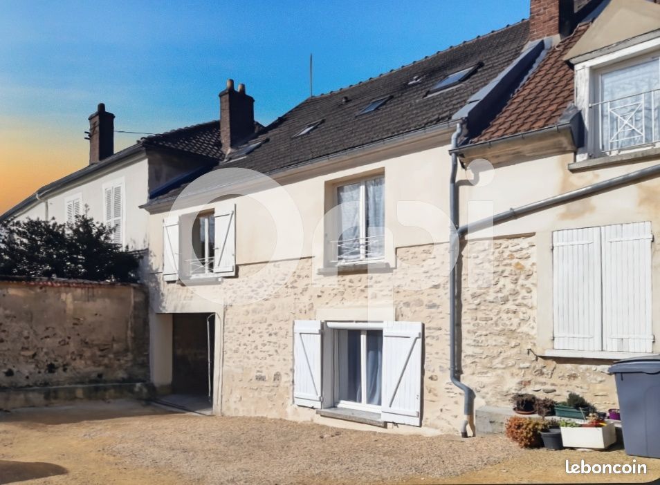Appartement 1 pièce 25 m² · à Dammartin-en-Goële · 25 m² · 520 €
