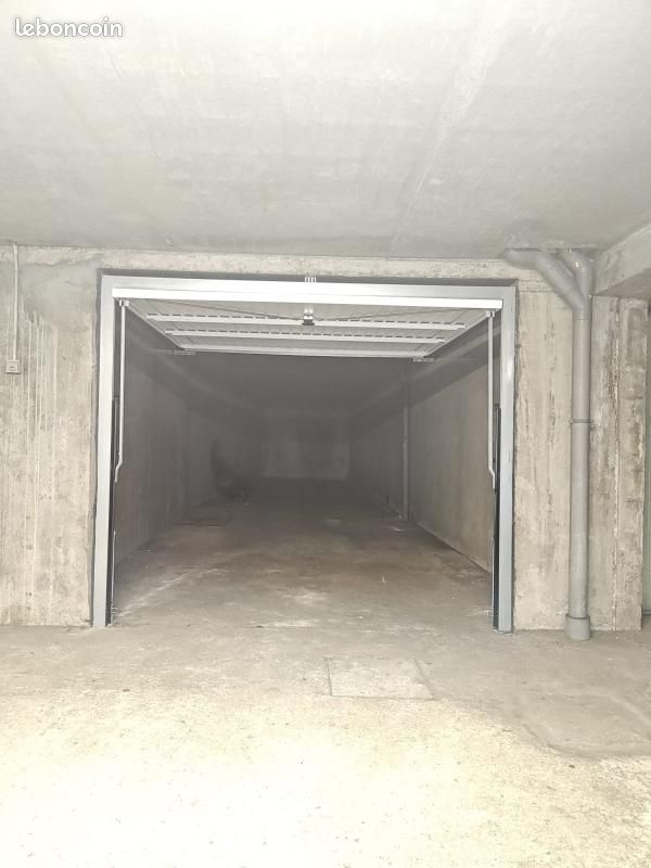 Parking 10 m² · à Saint-Étienne · 10 m² · 120 €/mois