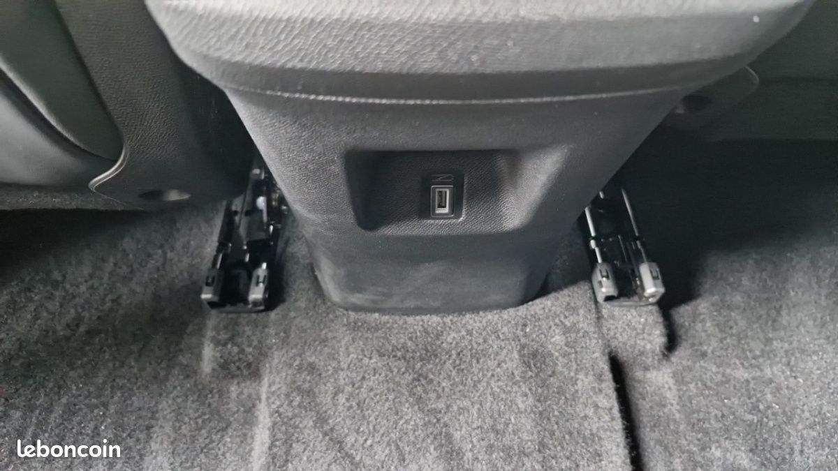 Citroën C5 Aircross Hybride rechargeable 180 e-EAT8 MAX (image 13)