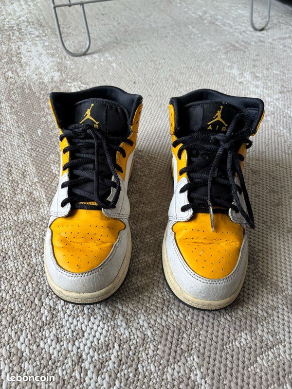 Jordan 1 Mid (image 2)