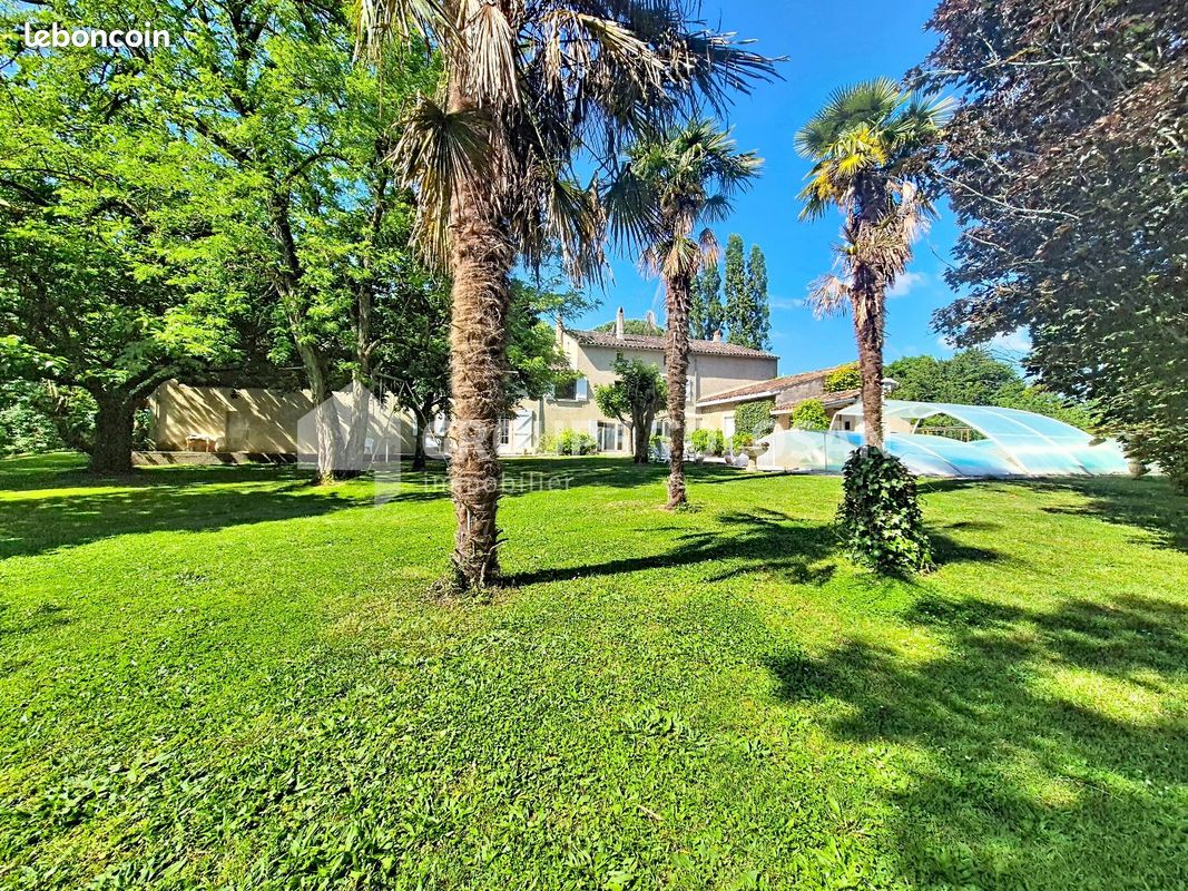Maison 8 pièces 375 m² · à Revel · 375 m² · 599 000 €