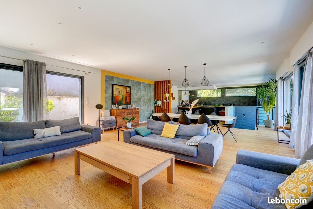 Maison 7 pièces 319 m² · à Charbonnières-les-Bains · 319 m² · 1 680 000 €
