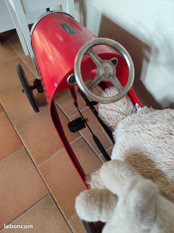 Voiture a pédales vintage (image 2)