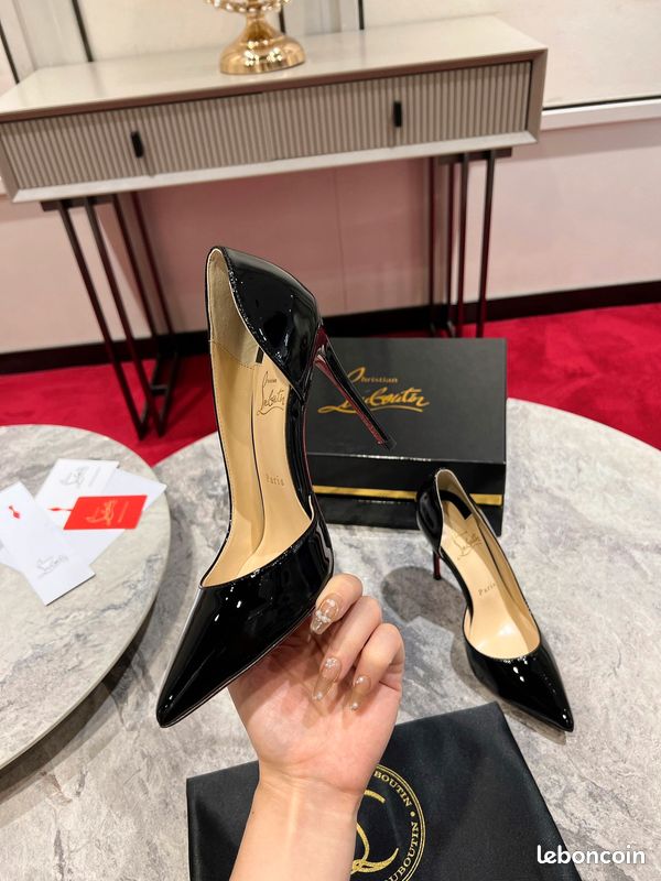 Semelle Louboutin Pas Cher Escarpins Louboutin Marque Semelle