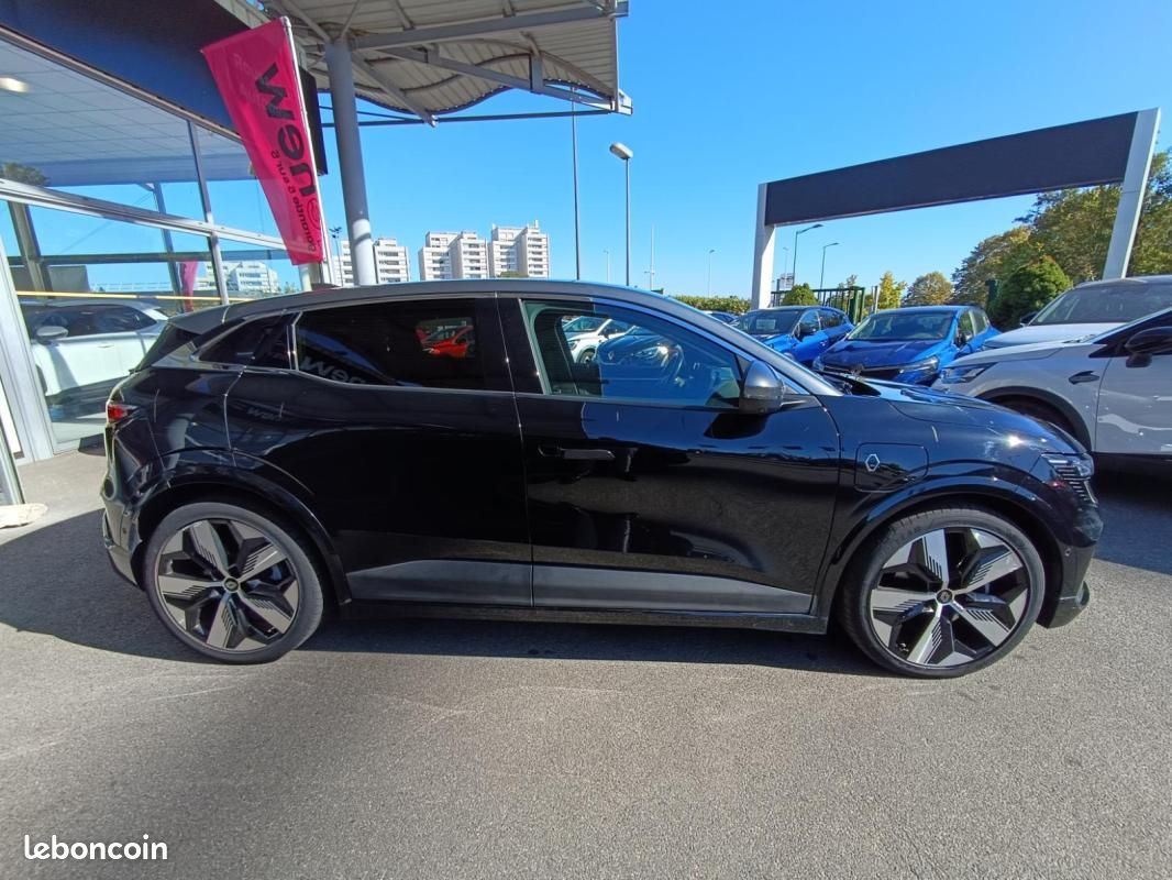 Renault Mégane E-TECH EV60 220 ch optimum charge Iconic (image 4)