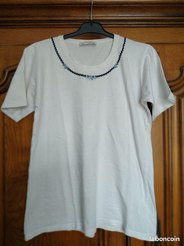 Tee shirt t-shirt femme marque ANTONELLE TAILLE 1 SOIT 42/44 blanc 100% COTON BRODERIE ENCOLURE (image 1)