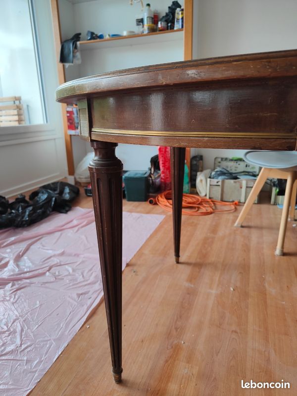Table ronde en acajou (image 3)