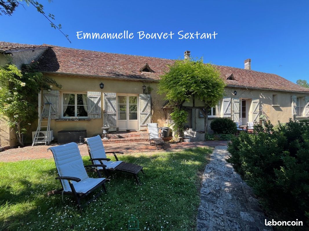 Maison 11 pièces 319 m² · à Mouleydier · 319 m² · 495 600 €