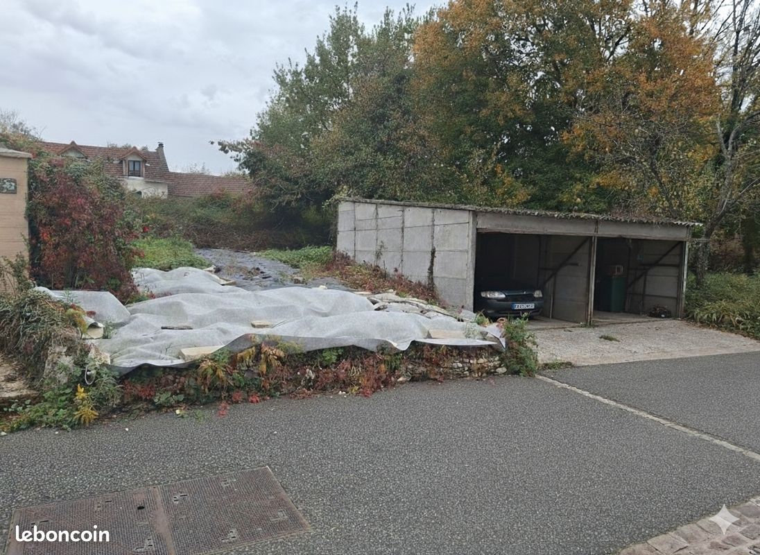 Terrain constructible avec garage double · à Vernou-la-Celle-sur-Seine · 49 500 €