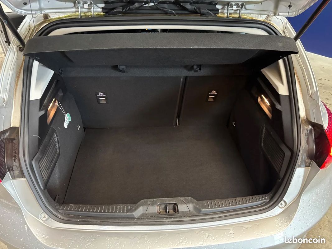 FORD Focus 1.0 125ch Titanium - 2018 - parfait état (image 17)
