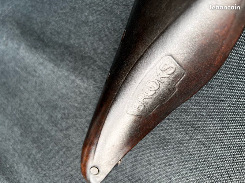 Selle Vélo Ancien Cuir Sculpté – Style Brooks – Confort Universel – Fabrication Non Marquée – Marron