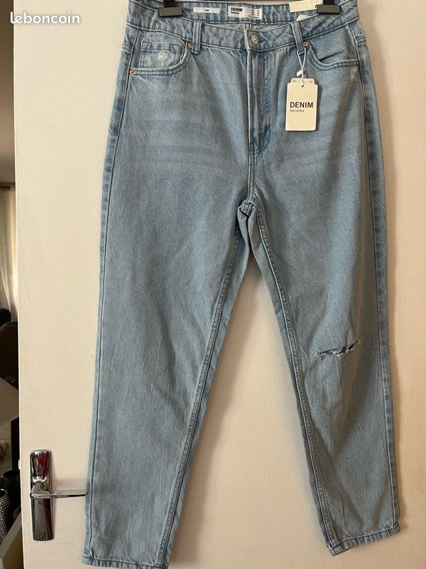 Jean large taille haute Marque Bershka Vêtements
