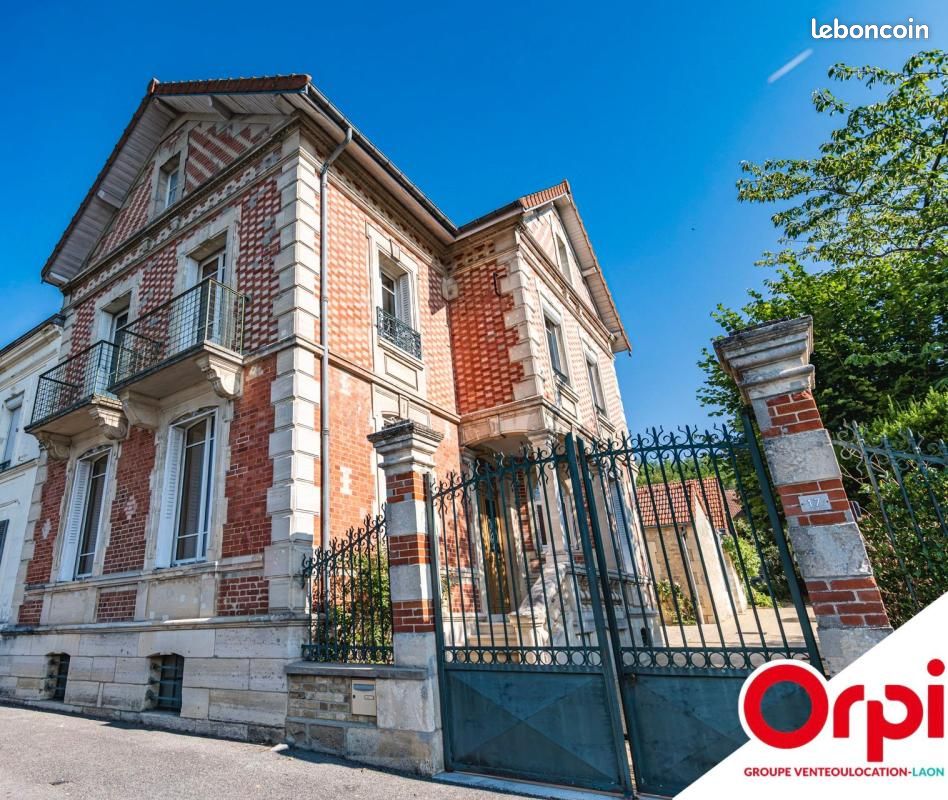 Maison 6 pièces 151 m² · à Bourg-Et-Comin · 151 m² · 216 900 €