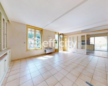 Maison 700 000 € - 333 m²