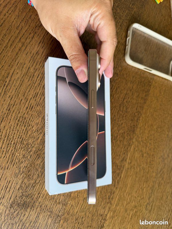 IPhone 16 Pro Max 256 Go Titane Désert – Comme neuf – Batterie 93 % (image 5)