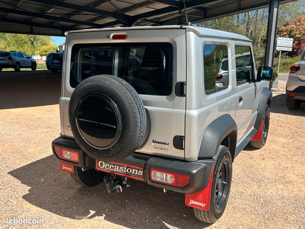 Jimny 4x4 1.5 vvt 102 privilege attelage du 12/2023 garantie constructeur 12000 kms reels (image 3)