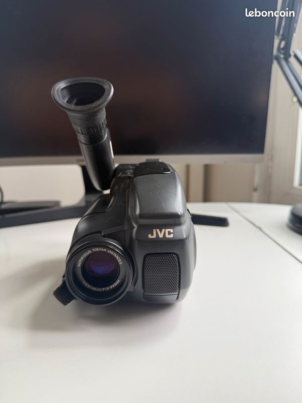 Camescope JVC GR-AX44S (image 3)