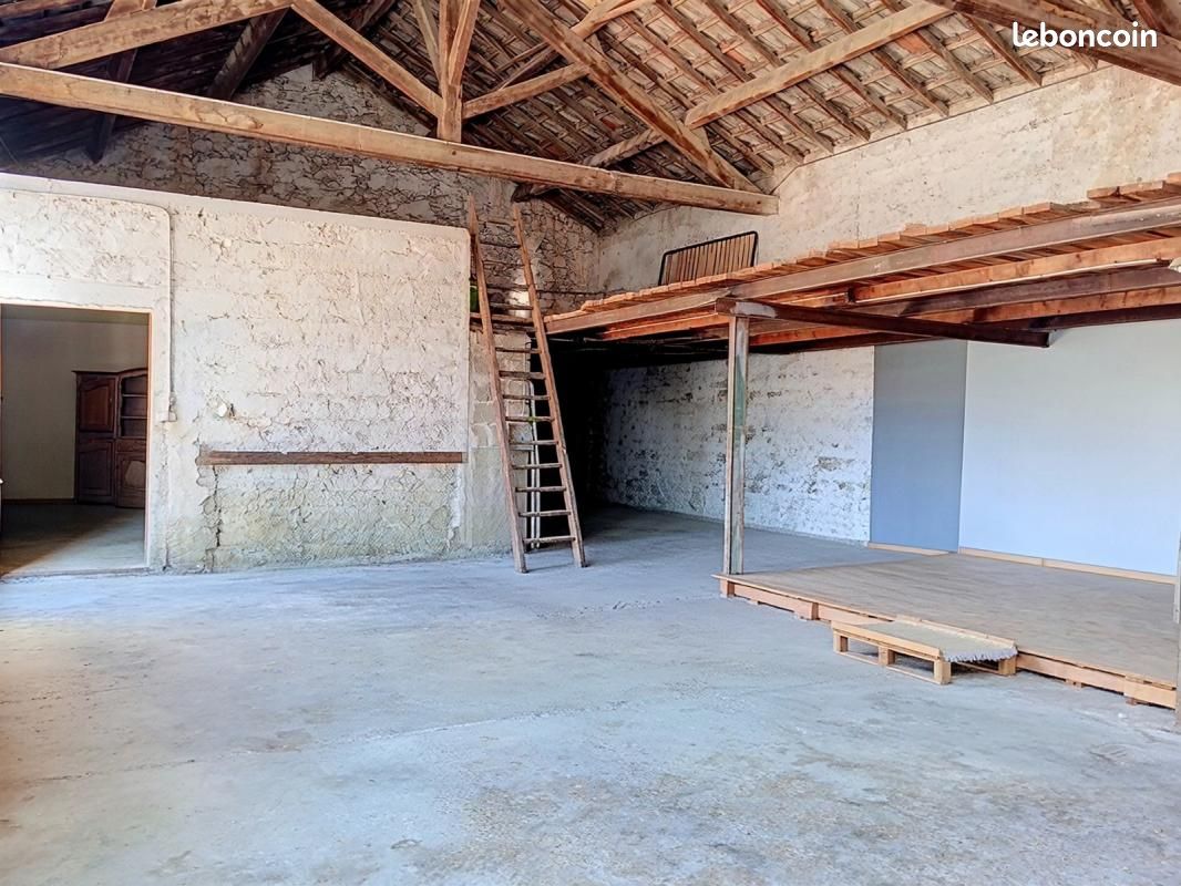 Maison 1 pièce 215 m² · à Jonquières · 215 m² · 160 500 €