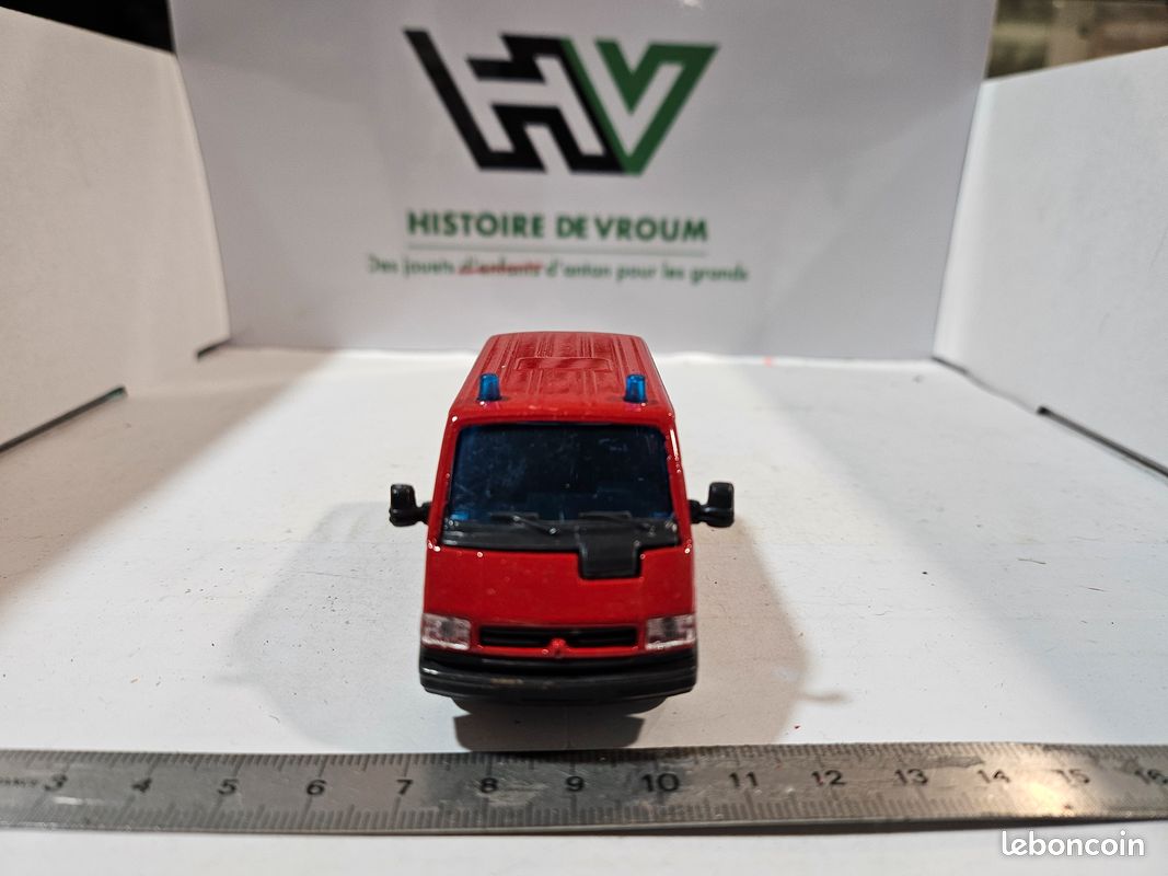 1/43 SOLIDO POMPIERS Renault Trafic Secours D'urgences Aux Asphyxie Et
