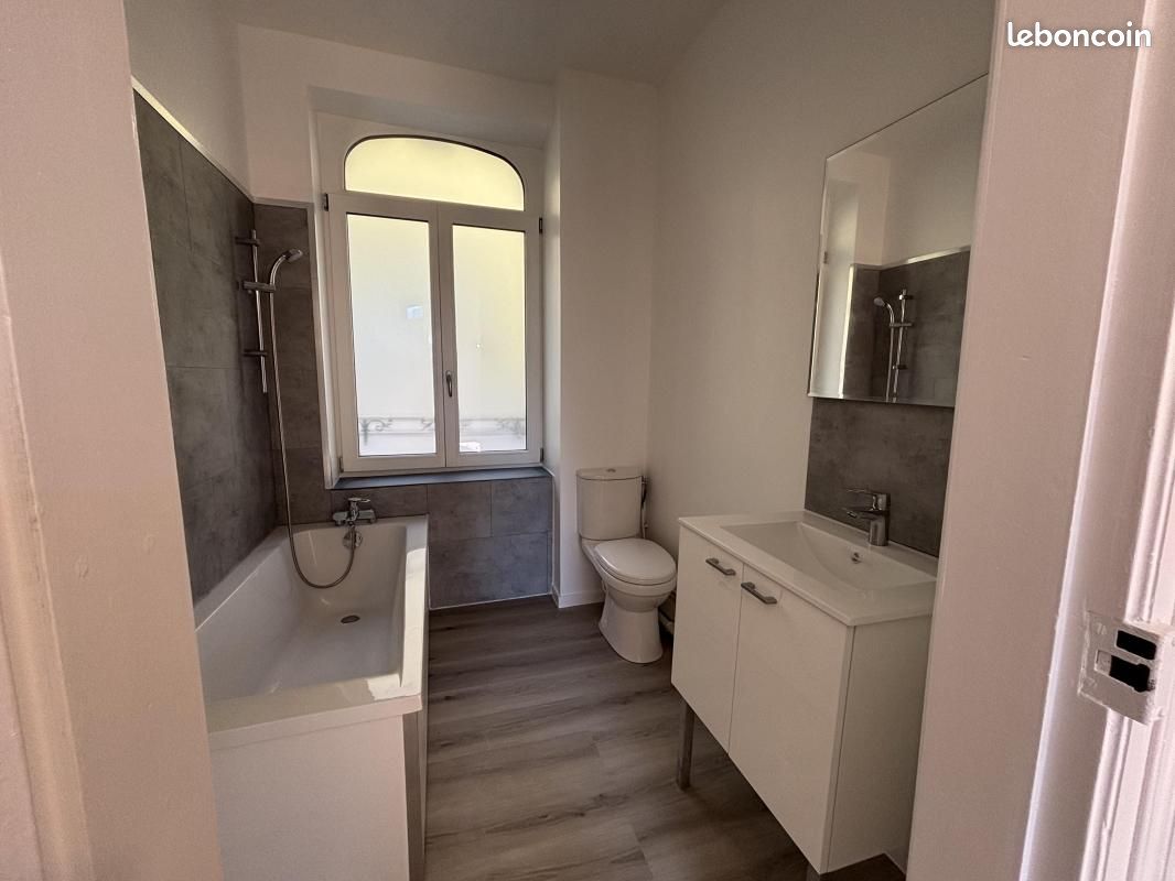 Maison a louer valenciennes - 6 pièce(s) - 135 m2 - Surfyn