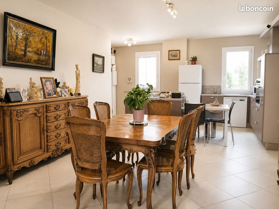 Appartement 3 pièces 84 m² · à Bourg-en-Bresse · 84 m² · 165 000 €