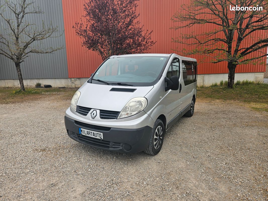 Renault TRAFIC II PASSENGER 2.0 DCI 115CH 9PL. Bon Etat... (image 2)