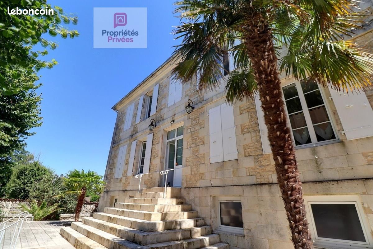 Maison 8 pièces 265 m² · à Rochefort · 265 m² · 522 500 €