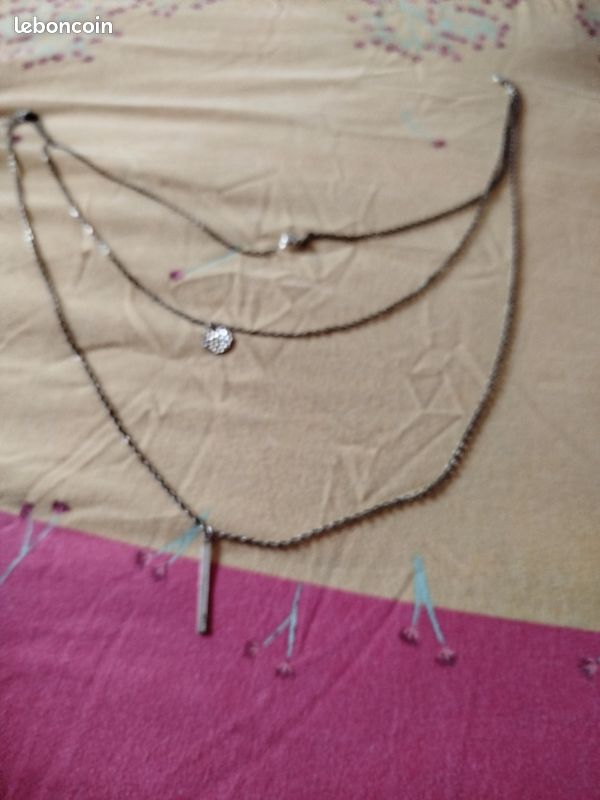 Triple collier (image 1)