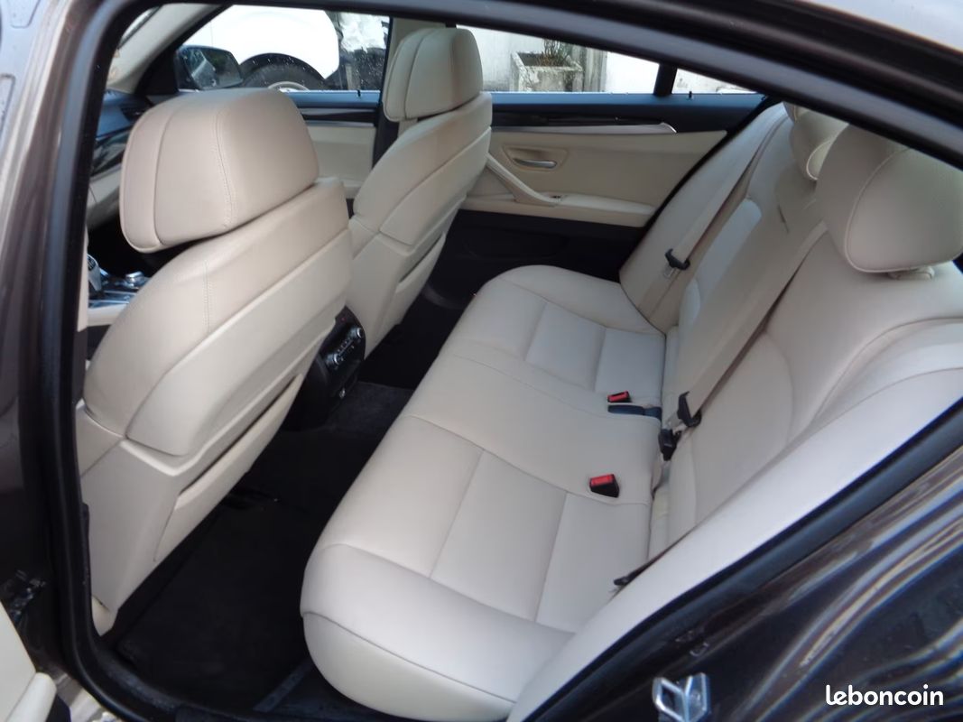 BMW Série 5 550i 4.4 V8 408CH - 3ème Main - Suivi Complet - HUD - Toit Pano - ACC - Caméra 360 - 145000KM (image 8)
