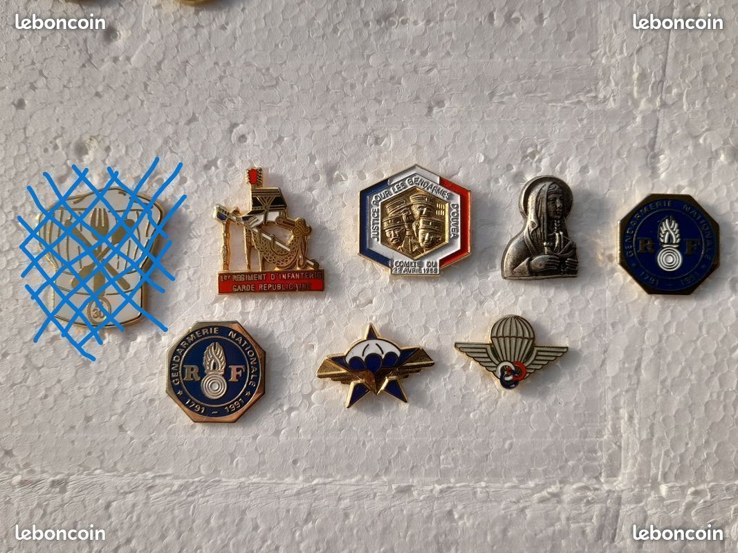 Insigne Direction de l'Intendance TOA Metal peint, fabrication
