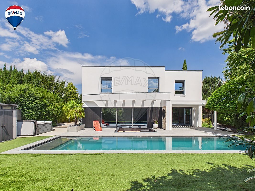 Maison 7 pièces 265 m² · à Lutterbach · 265 m² · 915 000 €