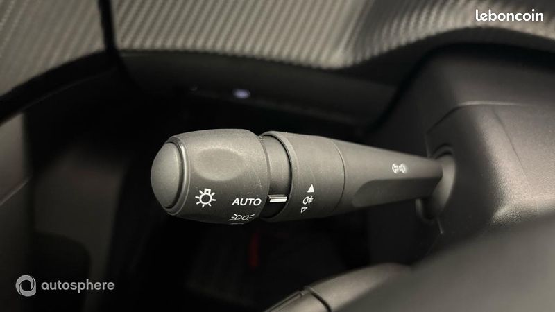 Peugeot 2008 1.5 BlueHDi 110ch S&S Style (image 23)