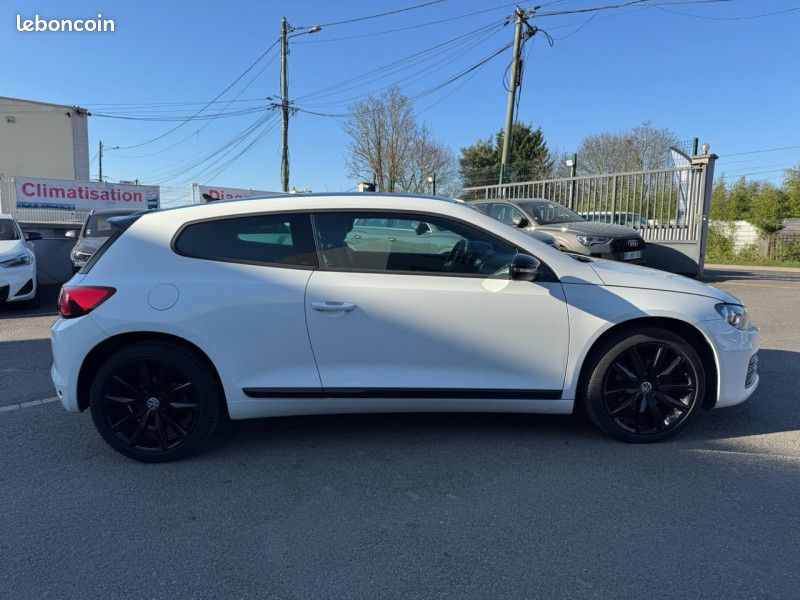 Volkswagen SCIROCCO 2.0 TDI 150CH BLUEMOTION TECHNOLOGY FAP SPORTLINE DSG6 (image 5)